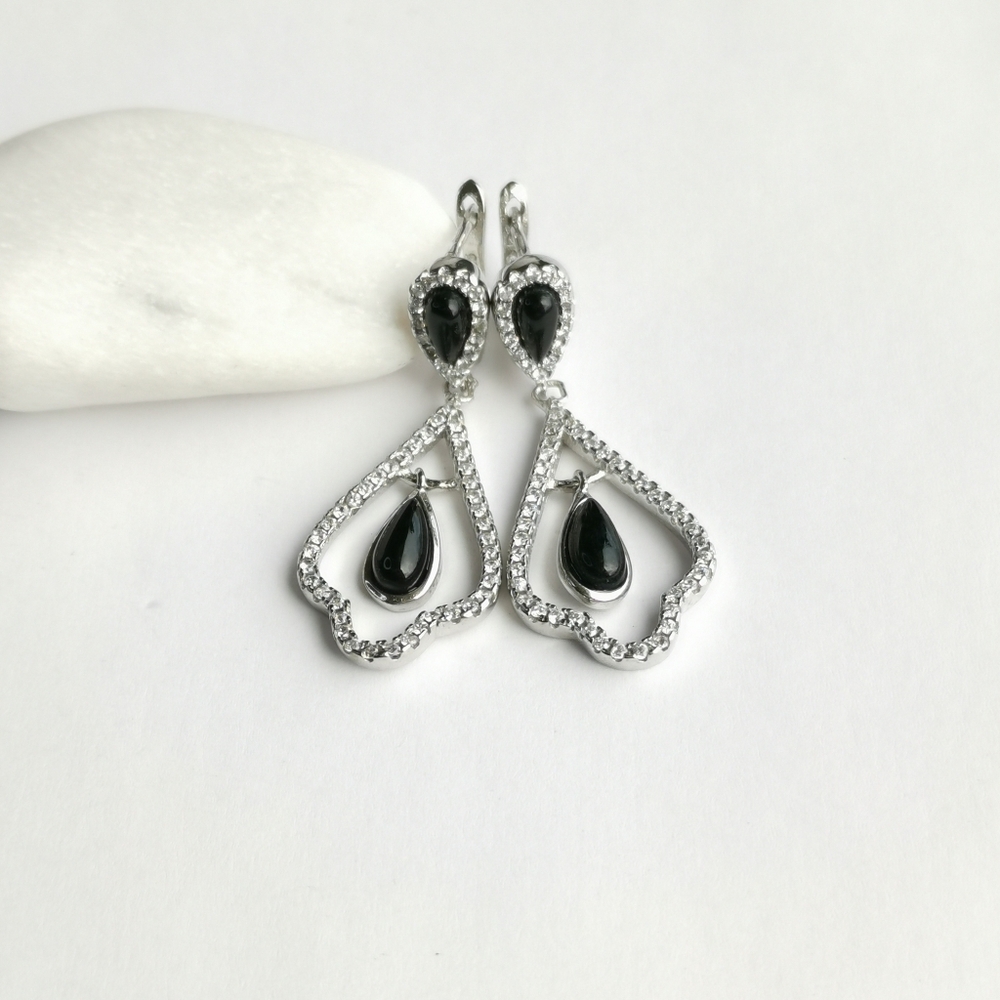 Sterling silver CZ Onyx drop lever back earrings 🆕